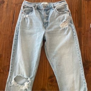 A&F The Mom Jean. High Rise 10/30. Light Destroy wash.